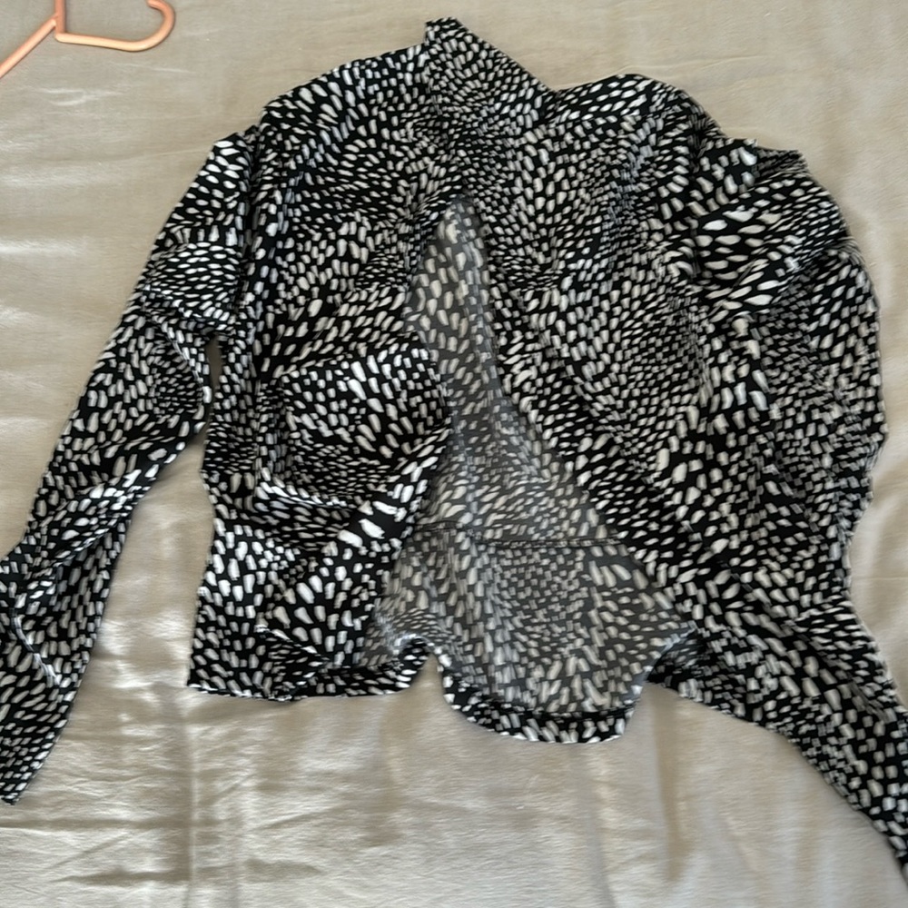 Black and white abstract blazer sz s